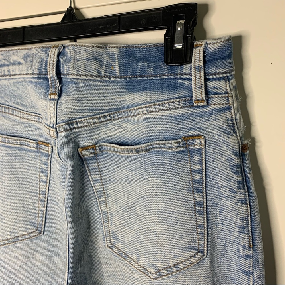 Abercrombie & Fitch The 90s Straight Ultra High Rise Distressed Jeans - Picture 10 of 12